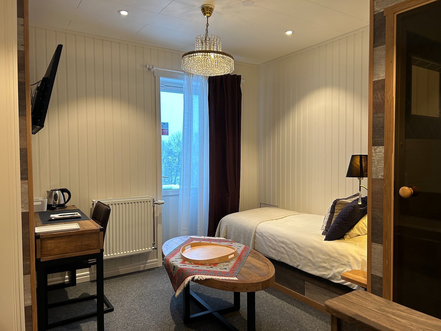room_hero_alt